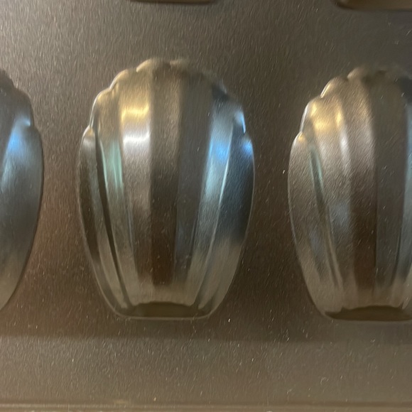 COPY - MWT madeleine pan - Picture 2 of 4